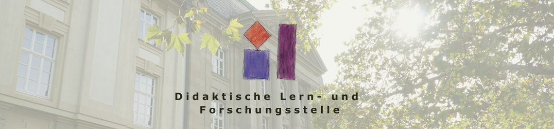 Didaktische Lern- und Forschungsstelle - Option 5 Headerbild, welche das Logo der Didaktischen Lern- und Forschungsstelle und das Gebäude des Wittelsbacherplatzes zeigt.